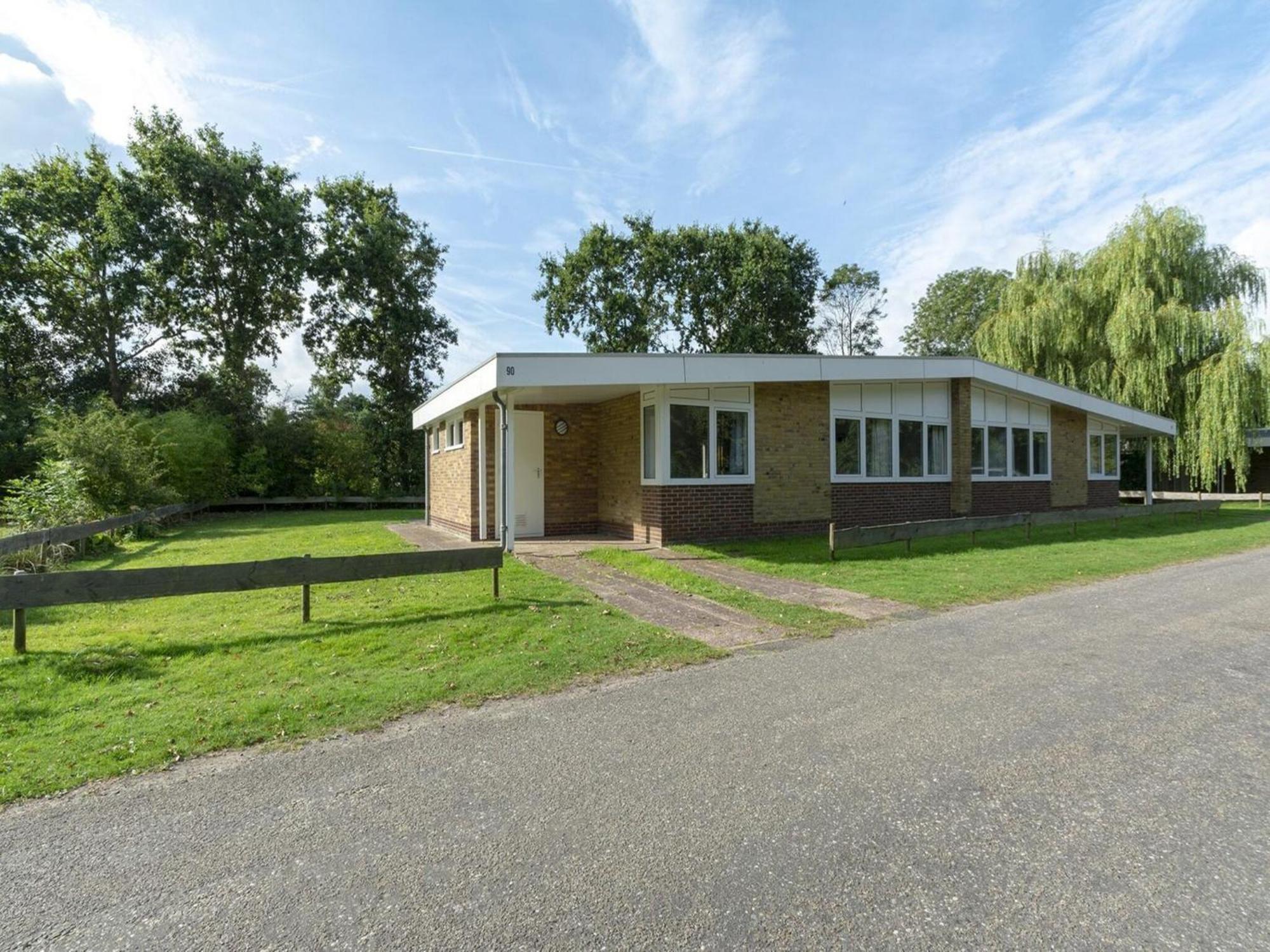 Stylish Beachside Bungalow With Patio Sint Maartensvlotbrug Kültér fotó