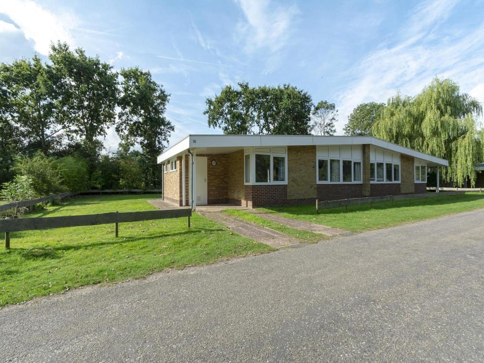 Stylish Beachside Bungalow With Patio Sint Maartensvlotbrug Kültér fotó